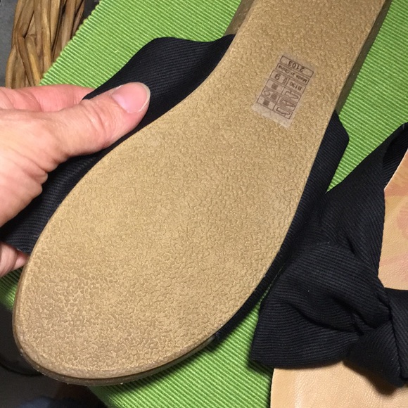 Restocked 🖤Blowfish 🐡 Black Slip ons Sanda… - Picture 5 of 9